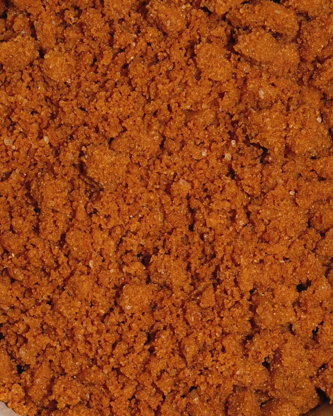 Karamelize bisküvi kırıntısı yakın plan fotoğrafı