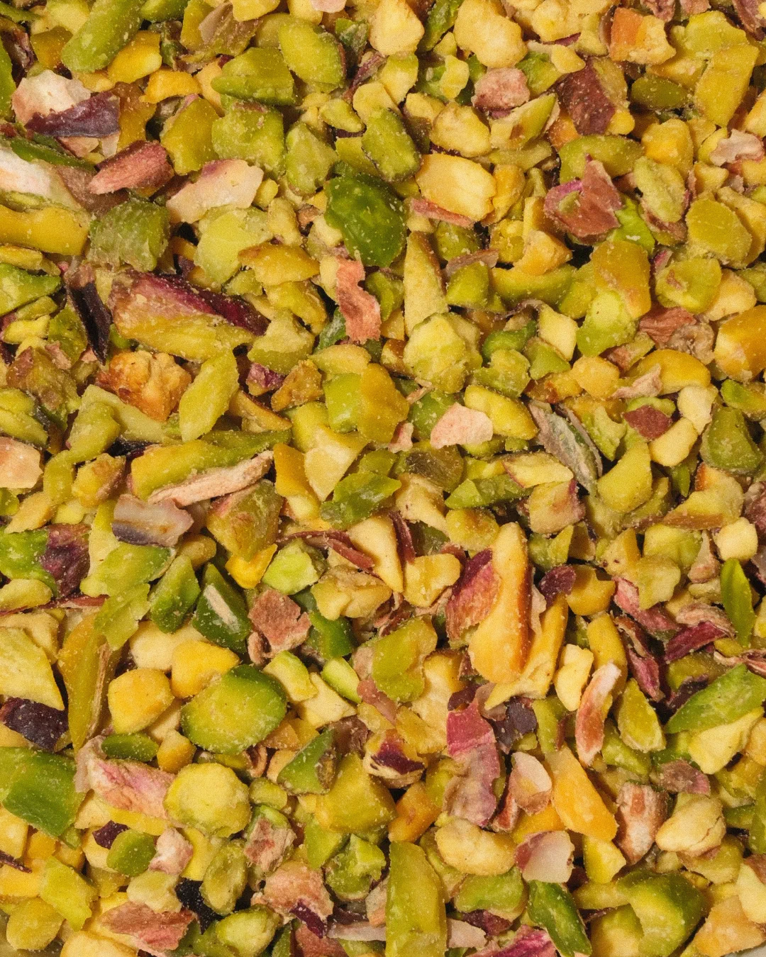 Kırılmış antep fıstığı yakın plan fotoğrafı